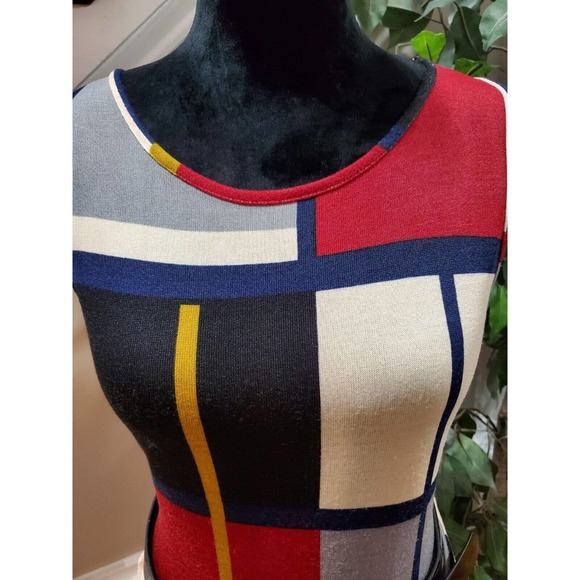 Women's Multicolor Polyester Round Neck Sleeveless Casual Knee Length Dress 10 - Picture 6 of 10